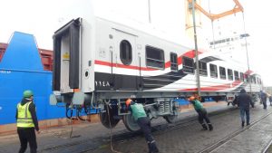 وزير النقل يعلن وصول دفعة جديدة من عربات ركاب السكك الحديدية الجديدة