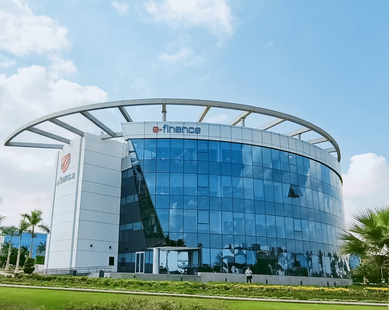 شركة تابعة لـ «إي فاينانس» تفوز بتنفيذ منصة إدارة الفاتورة والإيصال الإلكتروني